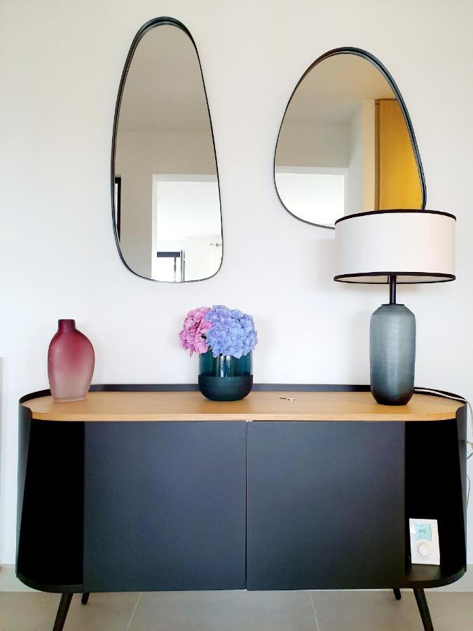 Grand Appartement De Standing Avec Terrasse Vue Port Au Centre De วานส์ ภายนอก รูปภาพ